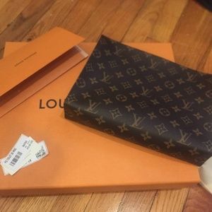 Louis Vuitton Toiletry Pouch 26